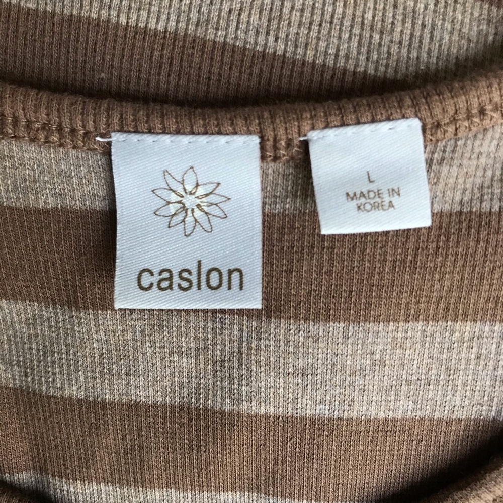 Carlson Large Beautiful Top - Picture 5 of 5